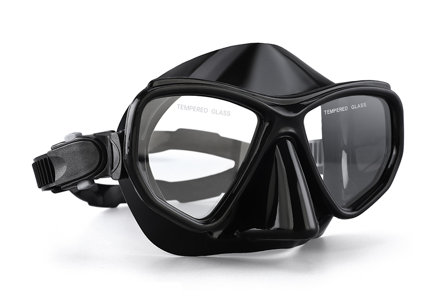 freediving mask in black color