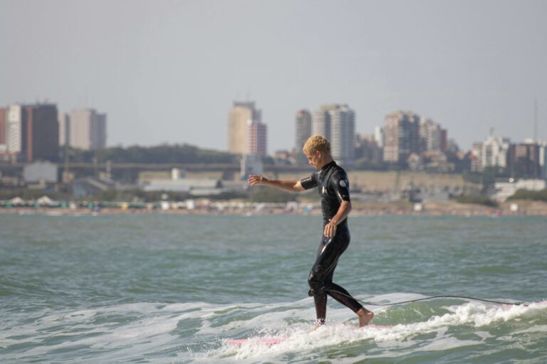 Wetsuit Thickness and Water Temperature Guide