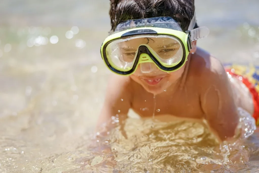 how to choose swimming goggles for kids