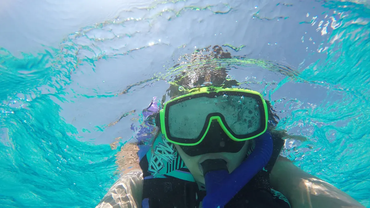 How to Choose a Diving Mask That Fits You Best